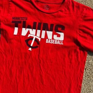 Genuine Merchandise Youth boys M 10/12 MINNESOTA TWINS BASEBALL T-shirt